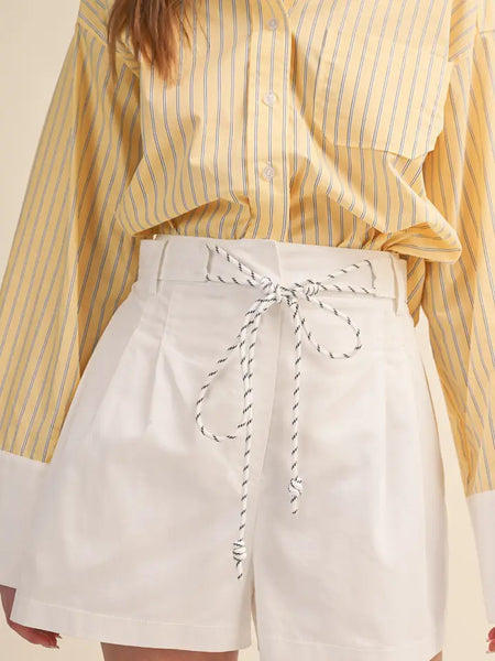 Rope Trim Belt Pleated Shorts