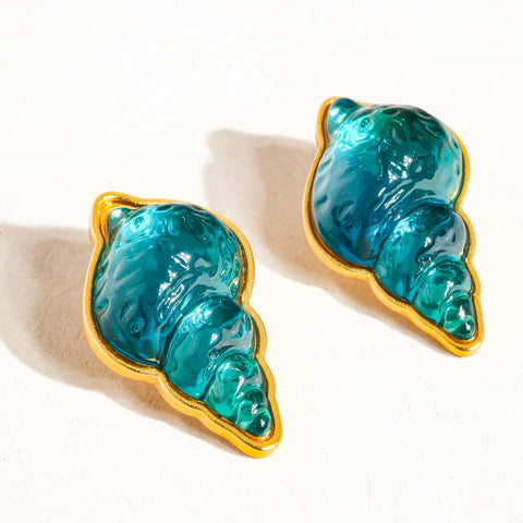 Yvon 18K Gold Vintage Shell Stud
