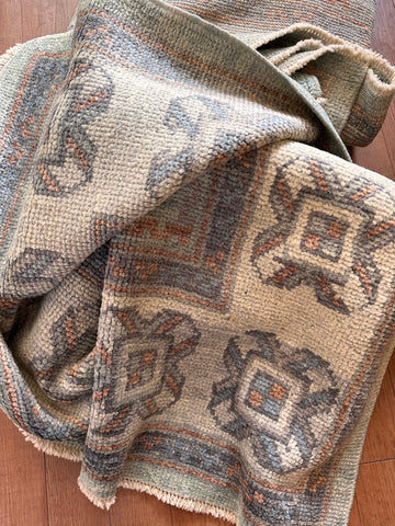 Turkish Rug 4'9x7'9