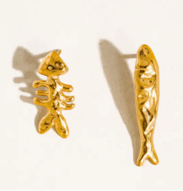 Selkie 18K Gold Non-Tarnish Mismatch Fish Stud Earrings