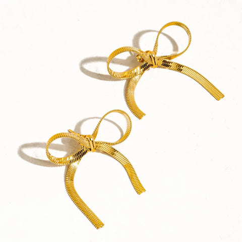 Winona Flat Bow Chain Studs