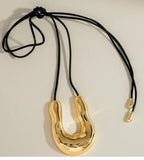 Sable 18K Gold Horseshoe Western Necklace